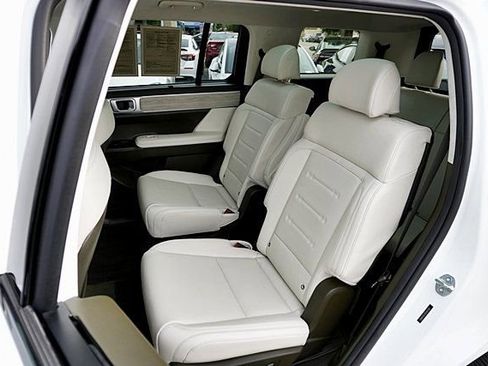 Used 2025 Hyundai Santa Fe Calligraphy FWD image 23