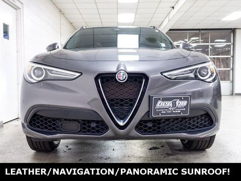 Used 2022 Alfa Romeo Stelvio Ti image 3