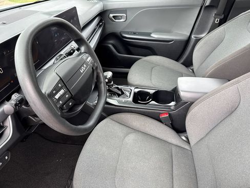 Used 2025 Kia K4 FWD image 18