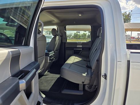 Used 2022 Ford F250 XLT w/ XLT Premium Package AWD/4WD image 18