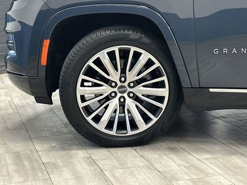 Used 2024 Jeep Grand Wagoneer Series III image 45