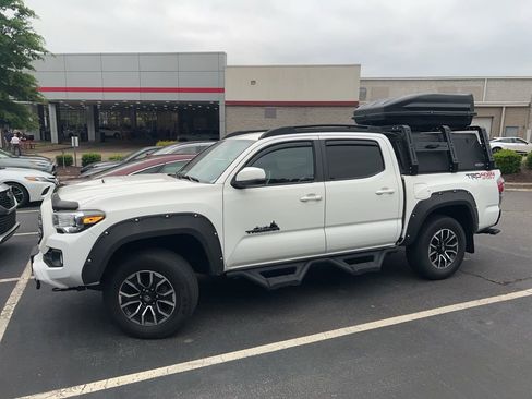 Used 2021 Toyota Tacoma TRD Sport AWD/4WD image 2