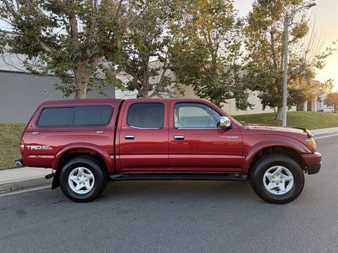Used 2002 Toyota Tacoma PreRunner RWD image 2