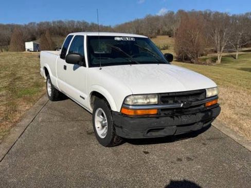 Used 1999 Chevrolet S10 Pickup LS w/ Preferred Equipment Group image 1