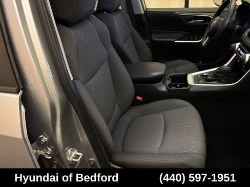 Used 2025 Toyota RAV4 XLE AWD/4WD image 26