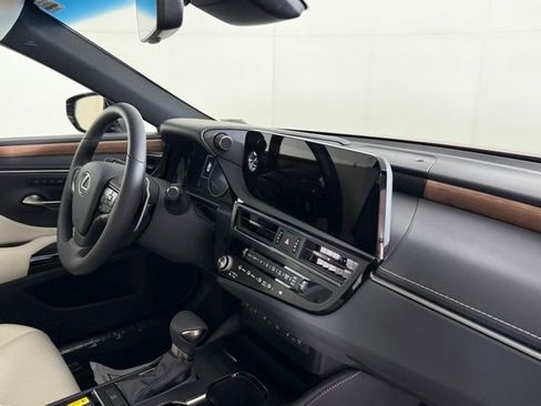 New 2025 Lexus ES 350 w/ Premium Package image 32