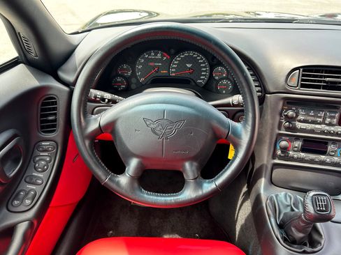 Used 2001 Chevrolet Corvette Z06 w/ Memory Pkg image 21