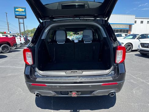Used 2021 Ford Explorer XLT w/ Equipment Group 202A AWD/4WD image 19