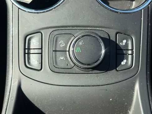 Used 2024 GMC Terrain SLE w/ Driver Convenience Package FWD image 20