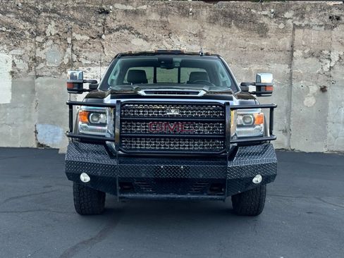 Used 2017 GMC Sierra 2500 Denali w/ Duramax Plus Package AWD/4WD image 13