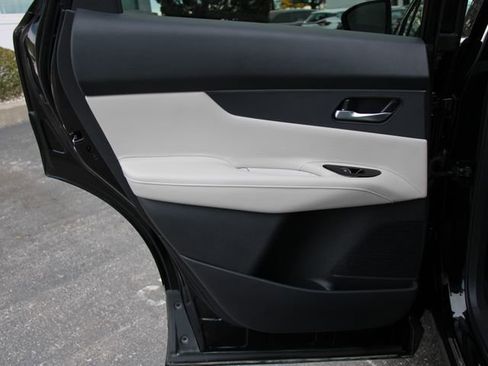 Certified 2025 Nissan Murano SV image 25