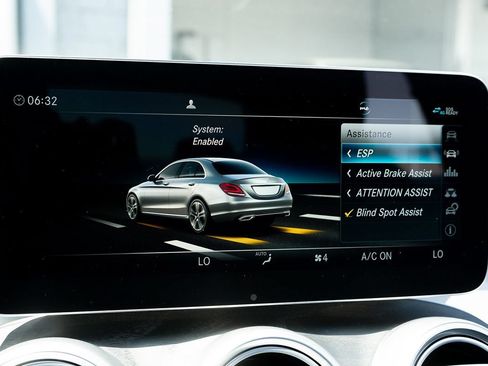 Used 2021 Mercedes-Benz C 300 Sedan image 32