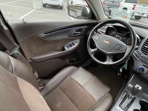 Used 2015 Chevrolet Impala LT w/ Convenience Package image 25