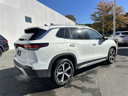 New 2025 Volkswagen Tiguan SE image 5