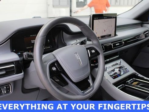 Used 2020 Lincoln Aviator Reserve w/ Equipment Group 202A image 2