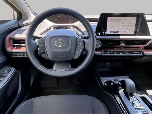 Used 2026 Toyota Prius Plug-In Hybrid FWD image 5