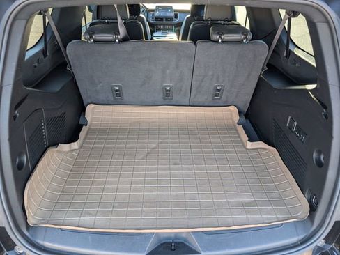 Used 2022 Chevrolet Suburban LT w/ LT Signature Plus Package image 14