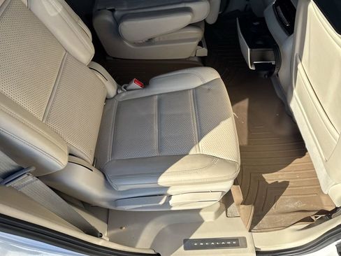 Used 2022 Cadillac Escalade Sport Platinum image 16