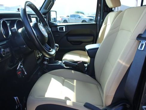 Used 2022 Jeep Wrangler Unlimited Sport AWD/4WD image 38