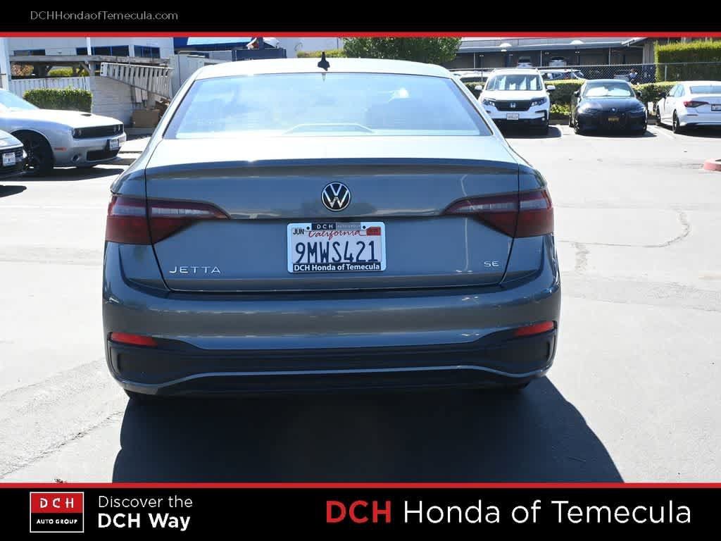 Used 2024 Volkswagen Jetta SE FWD image 6