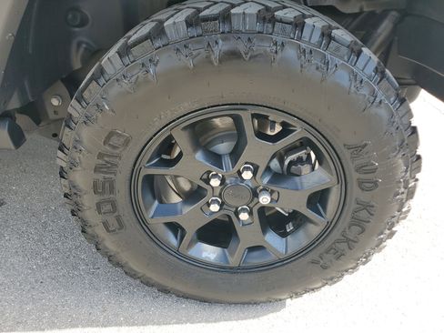 Used 2022 Jeep Wrangler Unlimited Sport AWD/4WD image 9