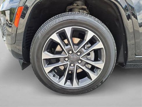 Used 2023 Jeep Grand Cherokee Overland AWD/4WD image 25