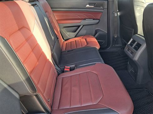 Used 2021 Volkswagen Atlas Cross Sport SEL Premium image 15