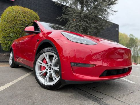 Used 2020 Tesla Model Y Long Range image 8