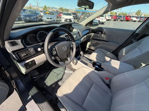 Used 2017 Honda Accord LX image 10