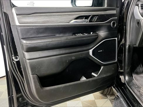 Used 2024 Jeep Wagoneer Series II w/ Flexible Seating Group RWD image 18