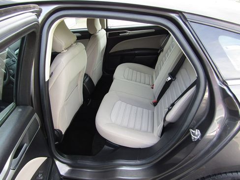 Used 2018 Ford Fusion S FWD image 5