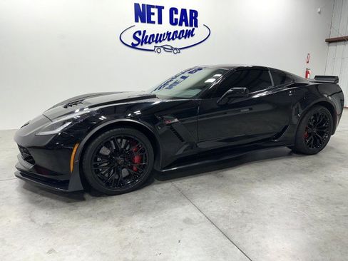 Used 2016 Chevrolet Corvette Z06 w/ 3LZ Preferred Equipment Group RWD image 11