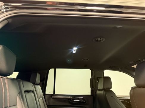 Used 2025 Chevrolet Suburban RST w/ Comfort Package AWD/4WD image 16