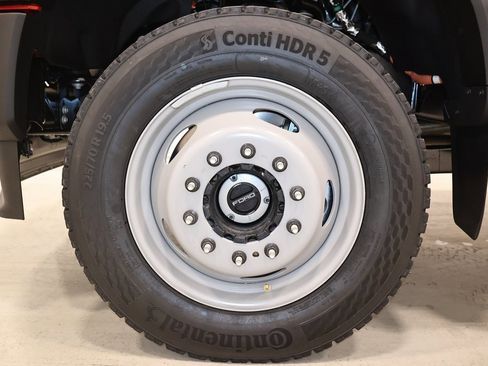 New 2026 Ford F550 4x4 Regular Cab Super Duty image 25