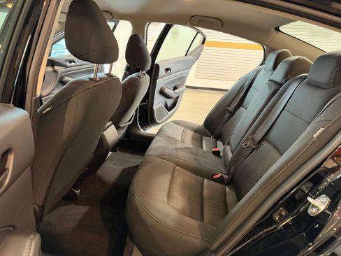 Used 2025 Nissan Altima 2.5 SV FWD image 20