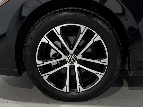 Used 2025 Volkswagen Jetta Sport FWD image 8