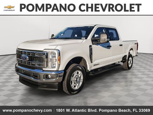 Used 2025 Ford F250 XLT image 2