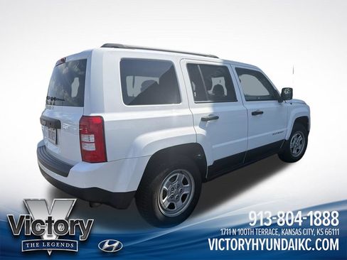 Used 2016 Jeep Patriot Sport FWD image 4