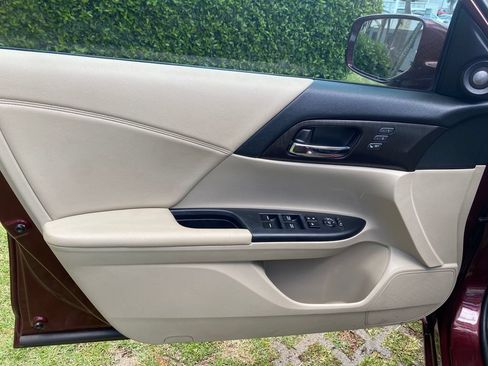 Used 2014 Honda Accord EX-L image 32