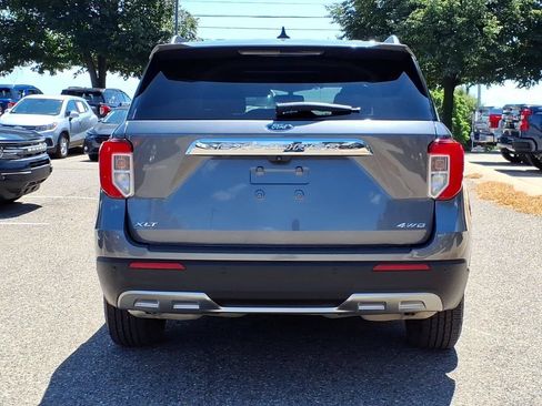 Used 2021 Ford Explorer XLT w/ Equipment Group 202A AWD/4WD image 5