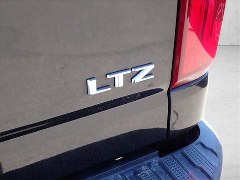 Used 2022 Chevrolet Silverado 2500 LTZ w/ LTZ Plus Package AWD/4WD image 3