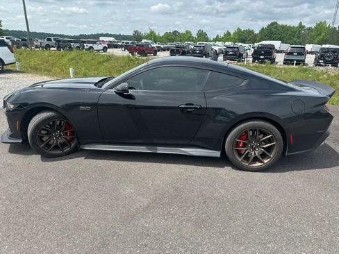 Used 2024 Ford Mustang GT Premium RWD image 6