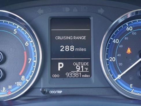 Used 2017 Toyota Corolla LE w/ Carpet Mat Package (TMS) image 19