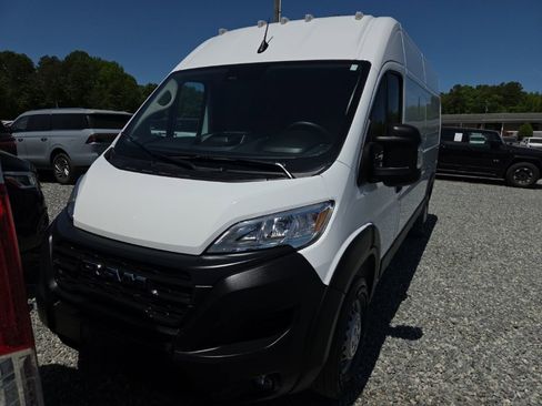Used 2024 RAM ProMaster 2500 w/ Convenience Group image 1