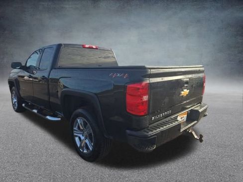 Used 2018 Chevrolet Silverado 1500 Custom w/ Custom Value Package image 9