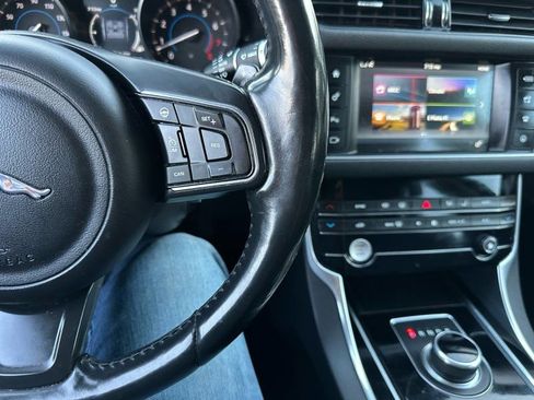 Used 2017 Jaguar XF Prestige AWD/4WD image 14