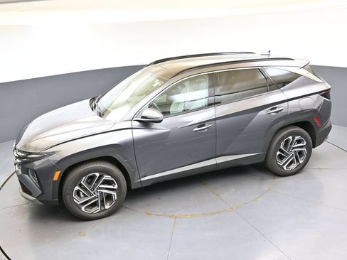 Certified 2025 Hyundai Tucson Limited AWD/4WD image 37