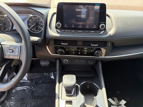 Used 2021 Nissan Rogue S image 17