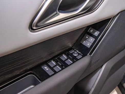 Used 2026 Land Rover Range Rover Velar Dynamic SE image 14