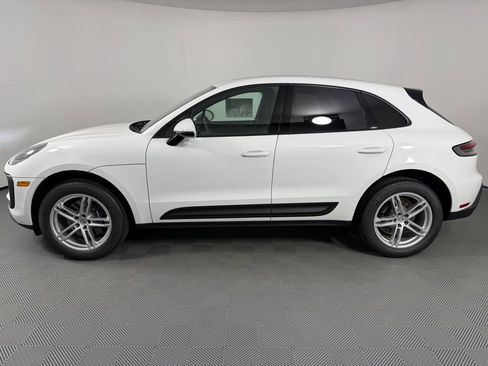 Certified 2025 Porsche Macan 2.0T image 2